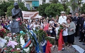 Возложение венков 9 мая 2020 к памятнику Советскому воину в Афинах