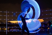 Led Hula Hoop Show: Όλοι σε κύκλο! - στο πάρκο Κέντρου Πολιτισμού Σταύρος Νιάρχος