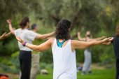 Китайская гимнастика Tai Chi для продвинутых в парке Центра культуры Фонда Ставроса Ниархоса в Афинах