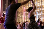 Athens Boogie στο Πάρκο Κέντρου Πολιτισμού Σταύρος Νιάρχος στην Αθήνα: Μάθημα Swing